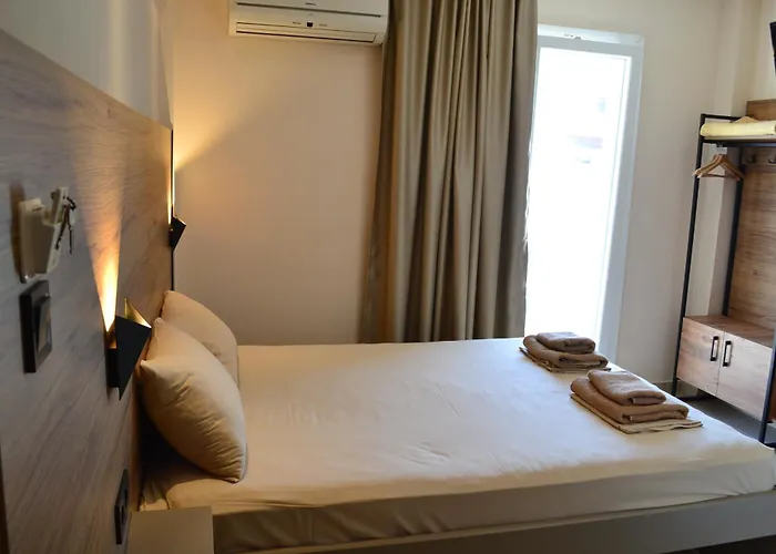 Savvidis 公寓式酒店 Paralía